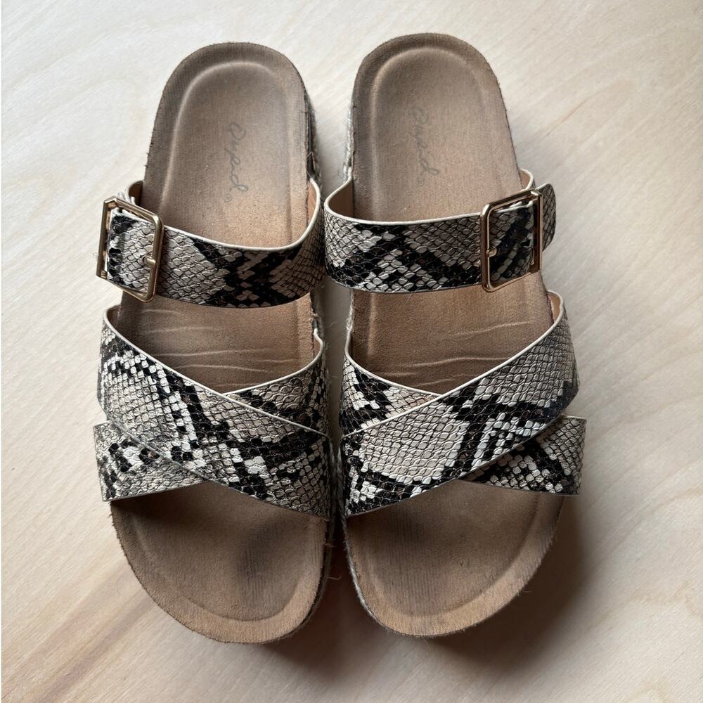 Qupid Woven Cross-Strap Platform Sandals Snake Print Size 10 Summer Beach Shoes